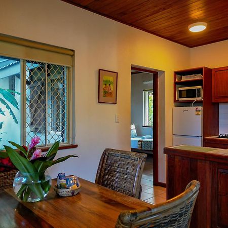 Poppy'S On The Lagoon Port Vila Exterior photo