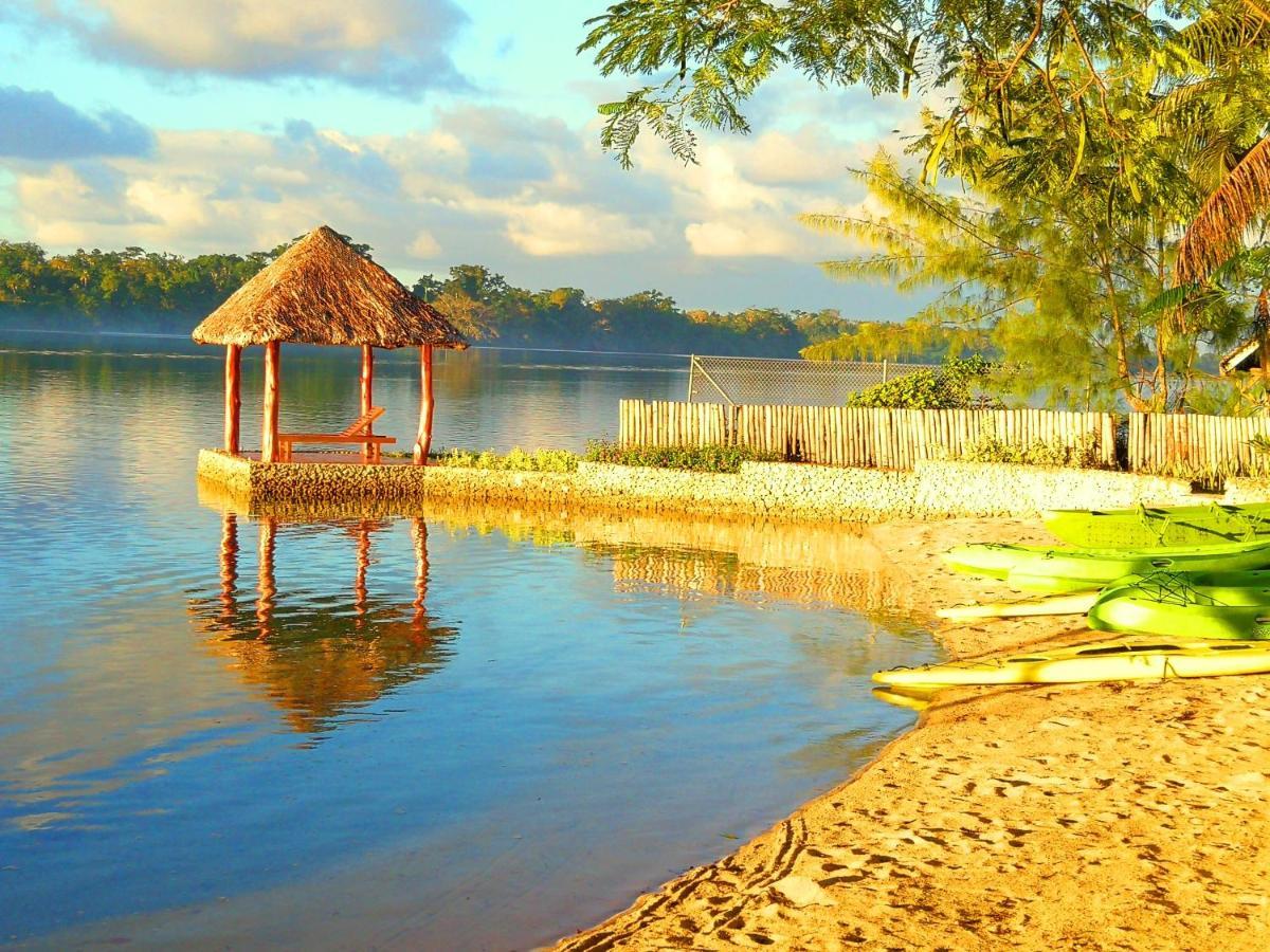 Poppy'S On The Lagoon Port Vila Exterior photo