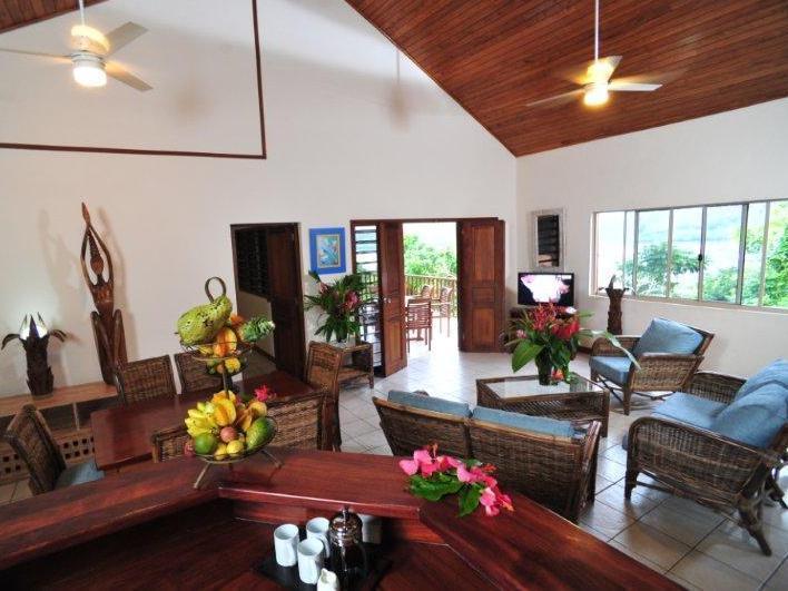 Poppy'S On The Lagoon Port Vila Exterior photo