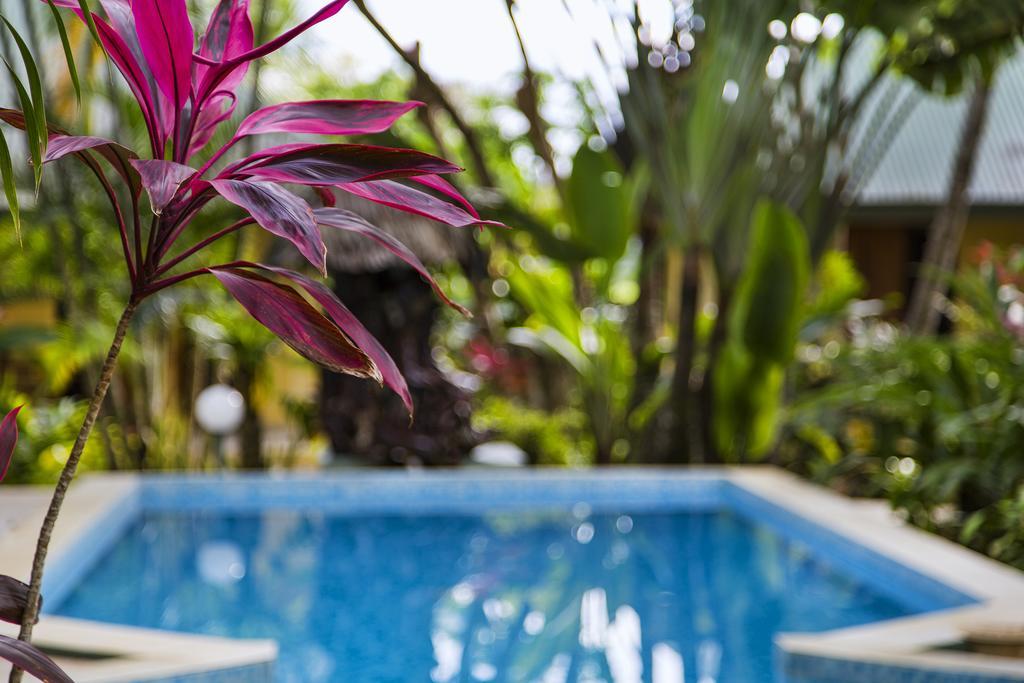 Poppy'S On The Lagoon Port Vila Exterior photo