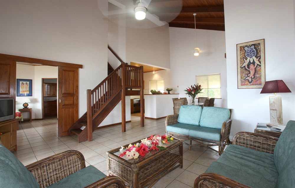 Poppy'S On The Lagoon Port Vila Exterior photo